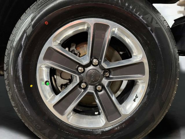 Used 2020 Jeep Wrangler Unlimited Sahara image 33