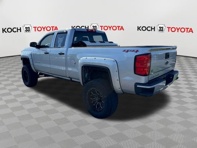 Used 2017 Chevrolet Silverado 1500 Custom w/ Custom Convenience Package AWD/4WD image 6