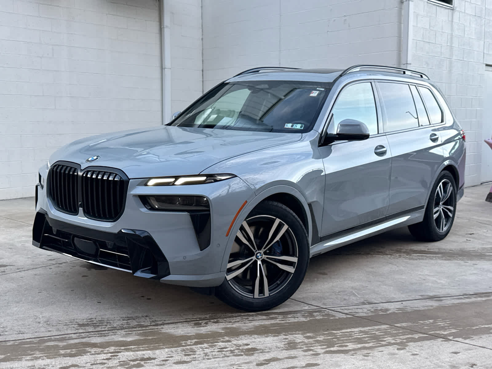 Certified 2023 BMW X7 xDrive40i w/ Executive Package image 1