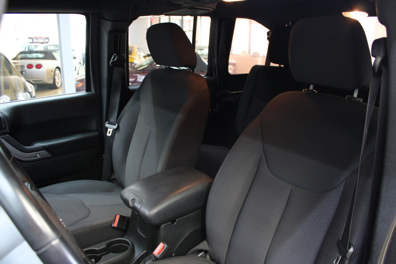 Used 2018 Jeep Wrangler Unlimited Sport S image 29