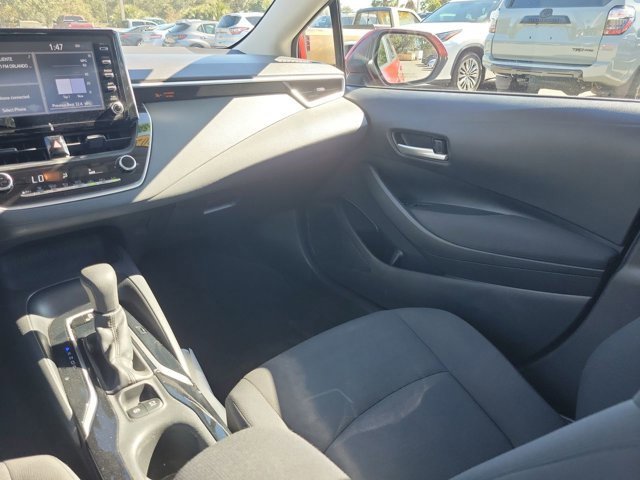 Used 2020 Toyota Corolla LE image 3