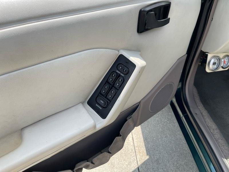 Used 1990 Ford Mustang LX RWD image 29