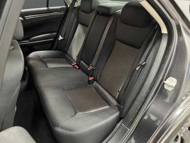 Used 2023 Chrysler 300 Touring w/ Sport Appearance Package image 25