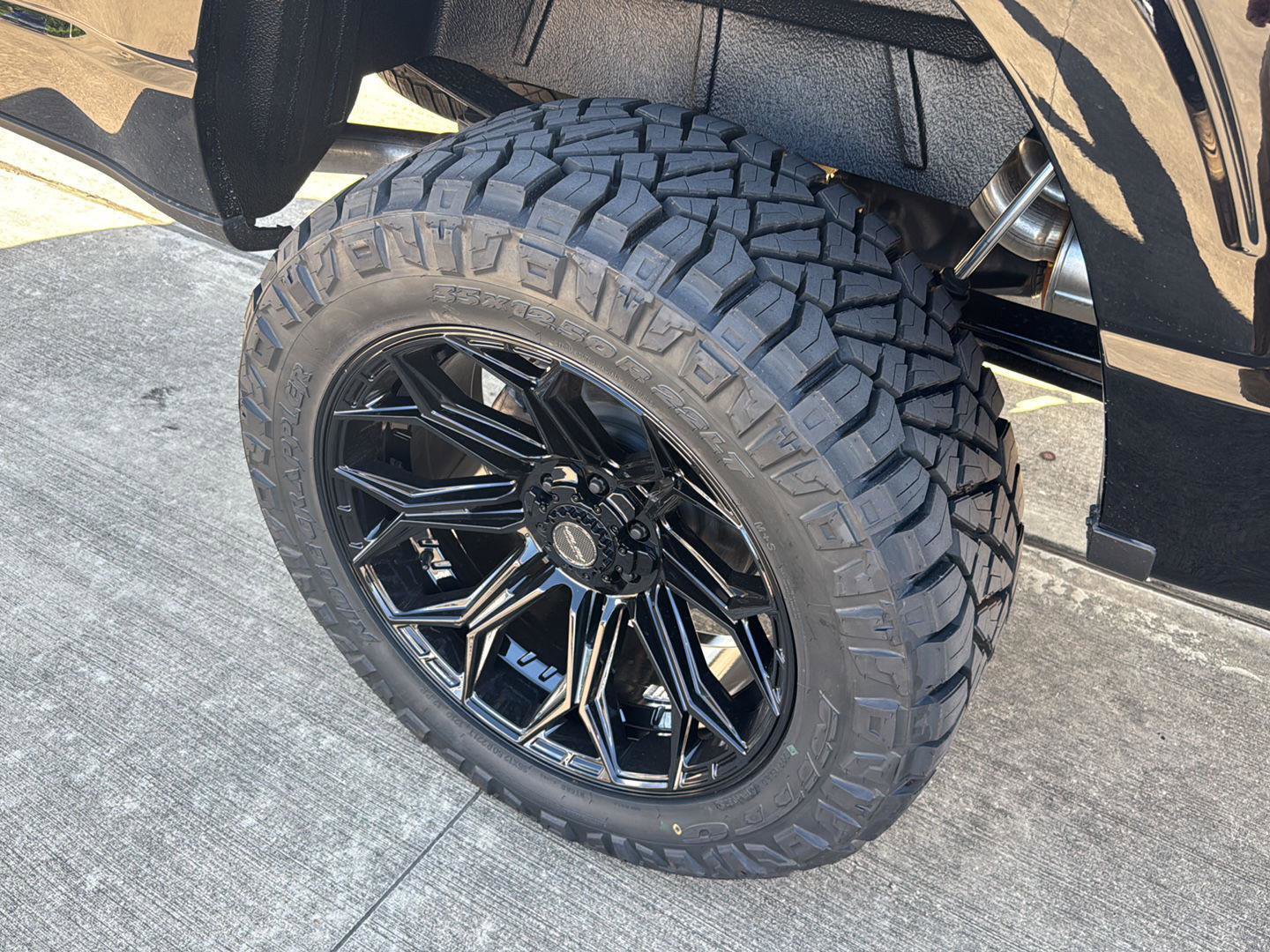 New 2025 Ford F150 Lariat w/ Equipment Group 502A High image 5