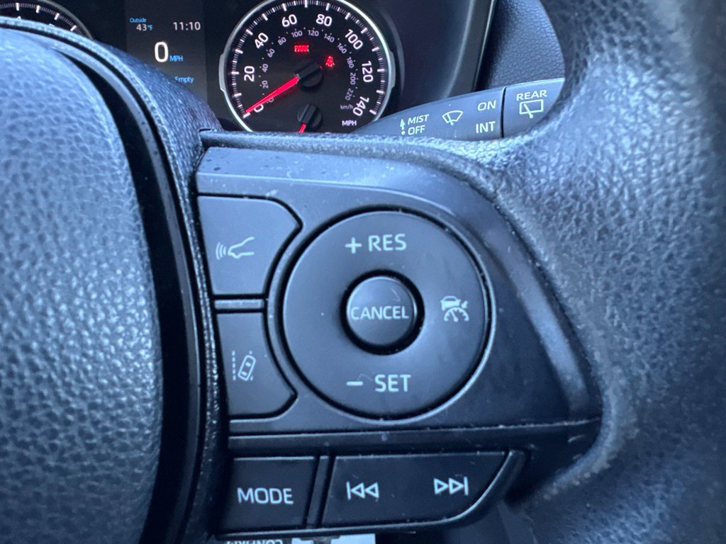 Used 2020 Toyota RAV4 LE FWD image 20