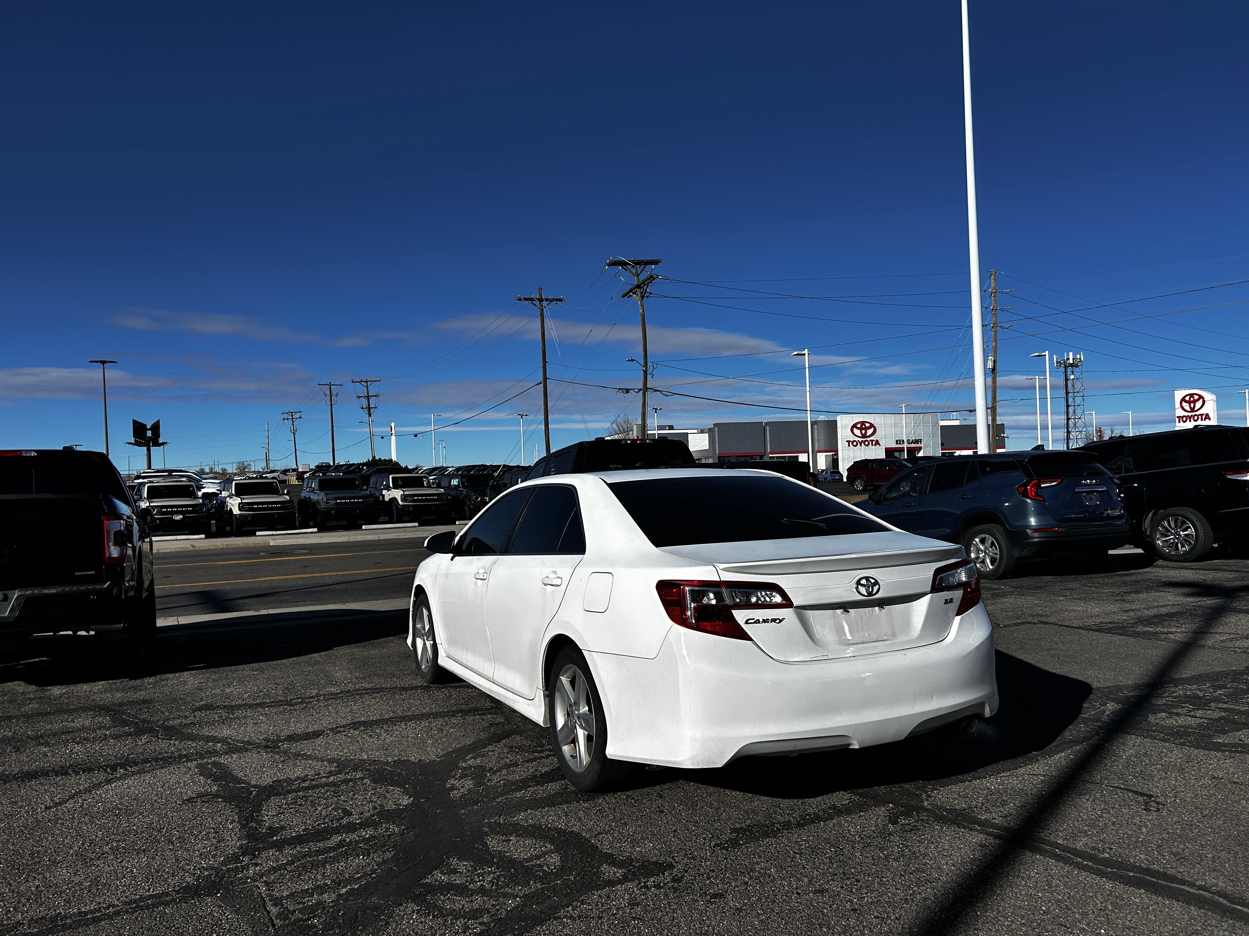 Used 2013 Toyota Camry SE image 3