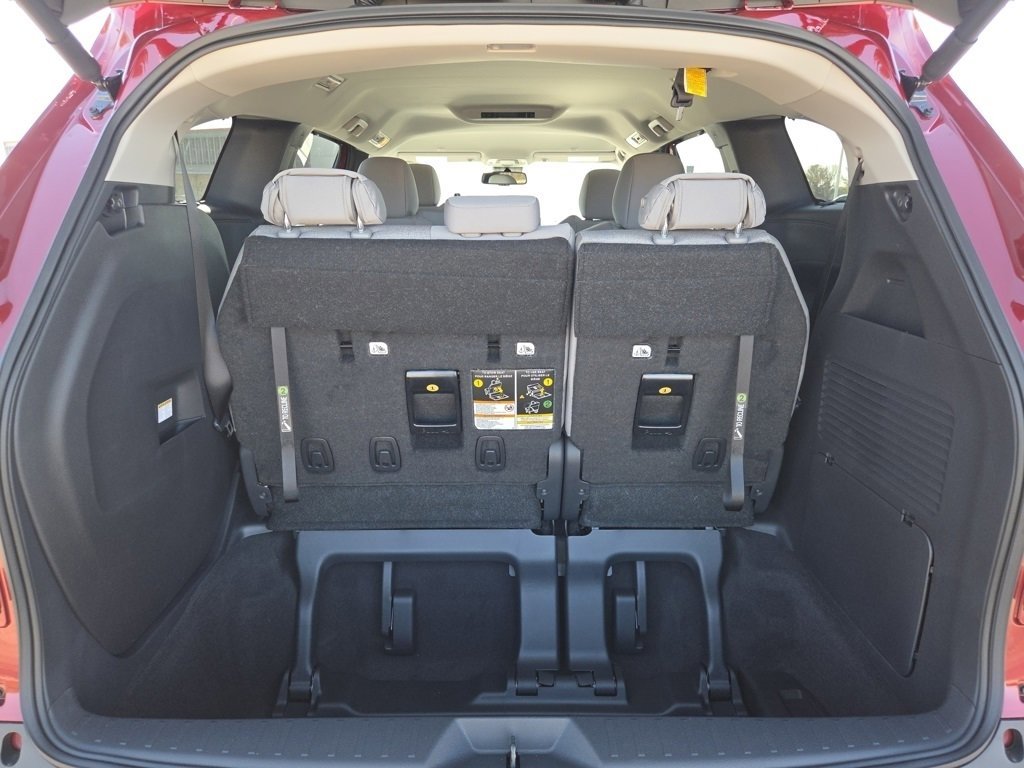 New 2026 Toyota Sienna LE image 24