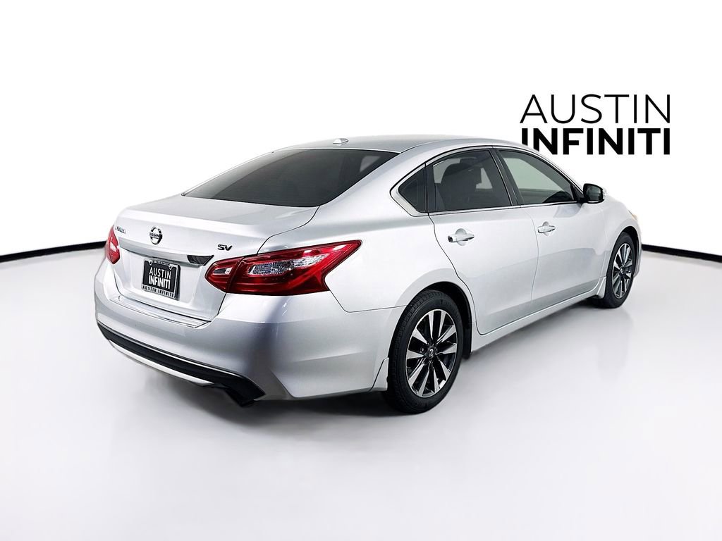Used 2017 Nissan Altima 2.5 SV w/ Convenience Package image 8