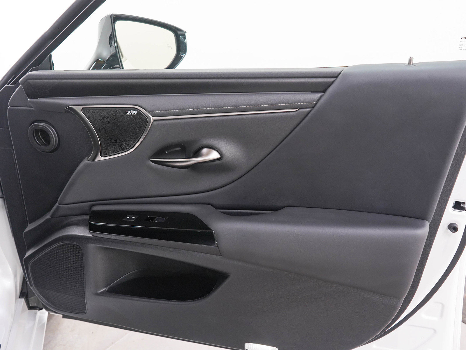 Used 2024 Lexus ES 350 w/ Accessory Package (Z1) FWD image 9