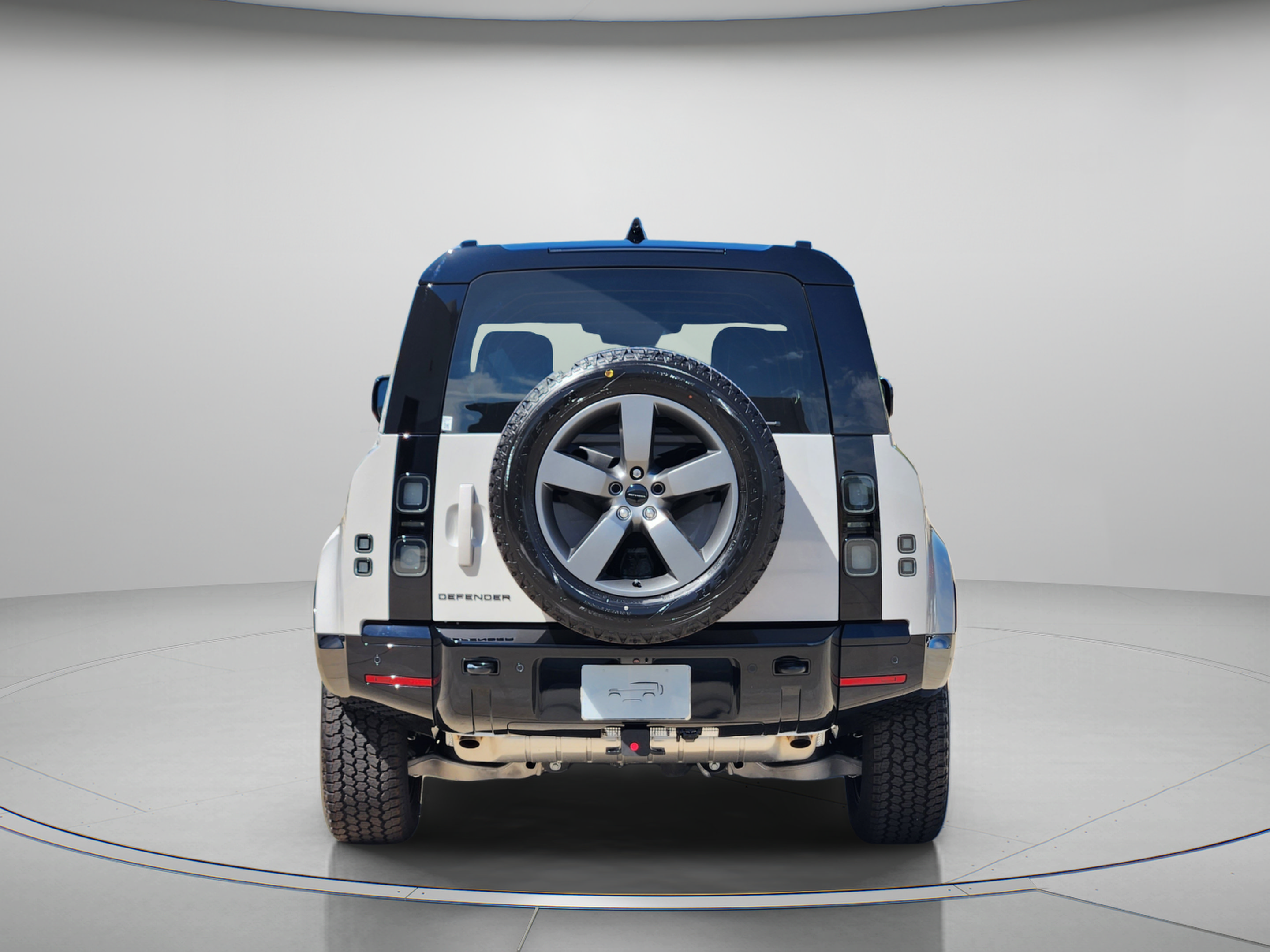New 2026 Land Rover Defender 110 X-Dynamic SE AWD/4WD image 4