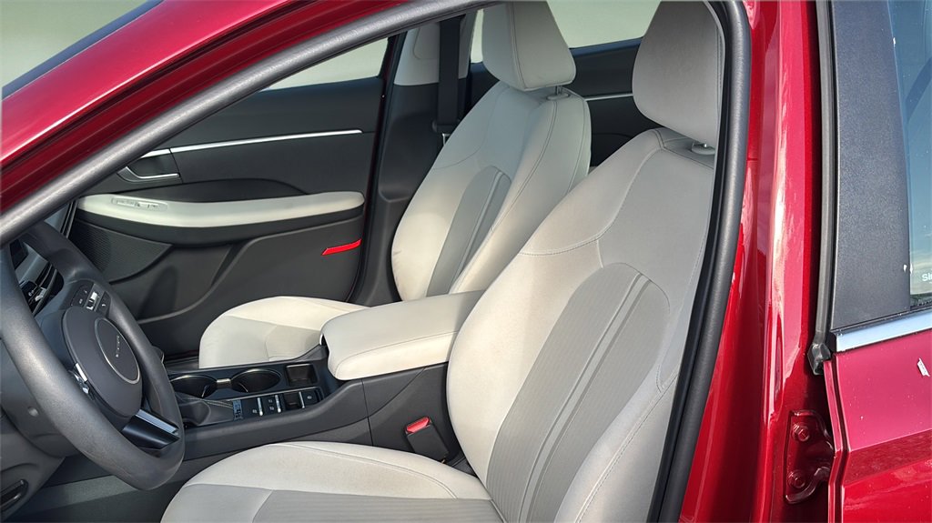 Certified 2025 Hyundai Sonata SE image 15