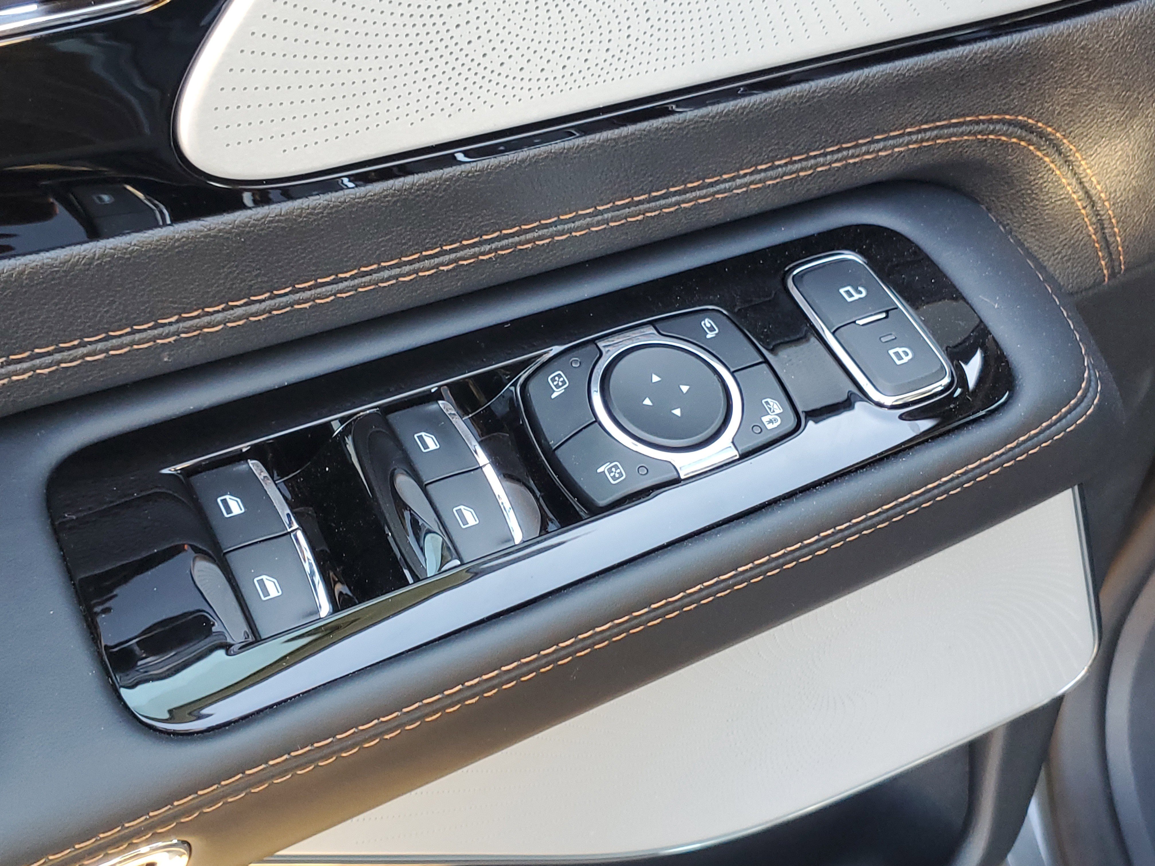 New 2025 Lincoln Aviator Black Label image 10