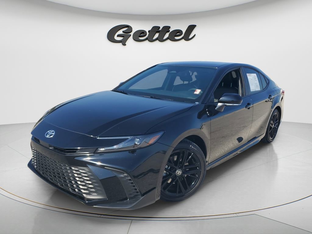 Used 2026 Toyota Camry SE FWD image 1