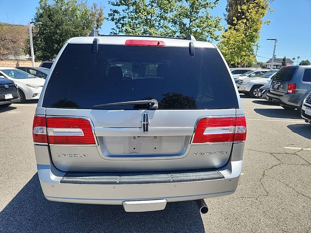 Used 2010 Lincoln Navigator w/ Elite Package image 4