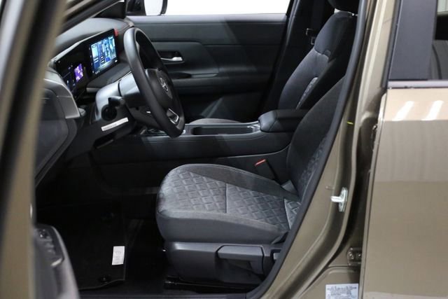 New 2026 Nissan Kicks SV w/ SV Premium Package image 8