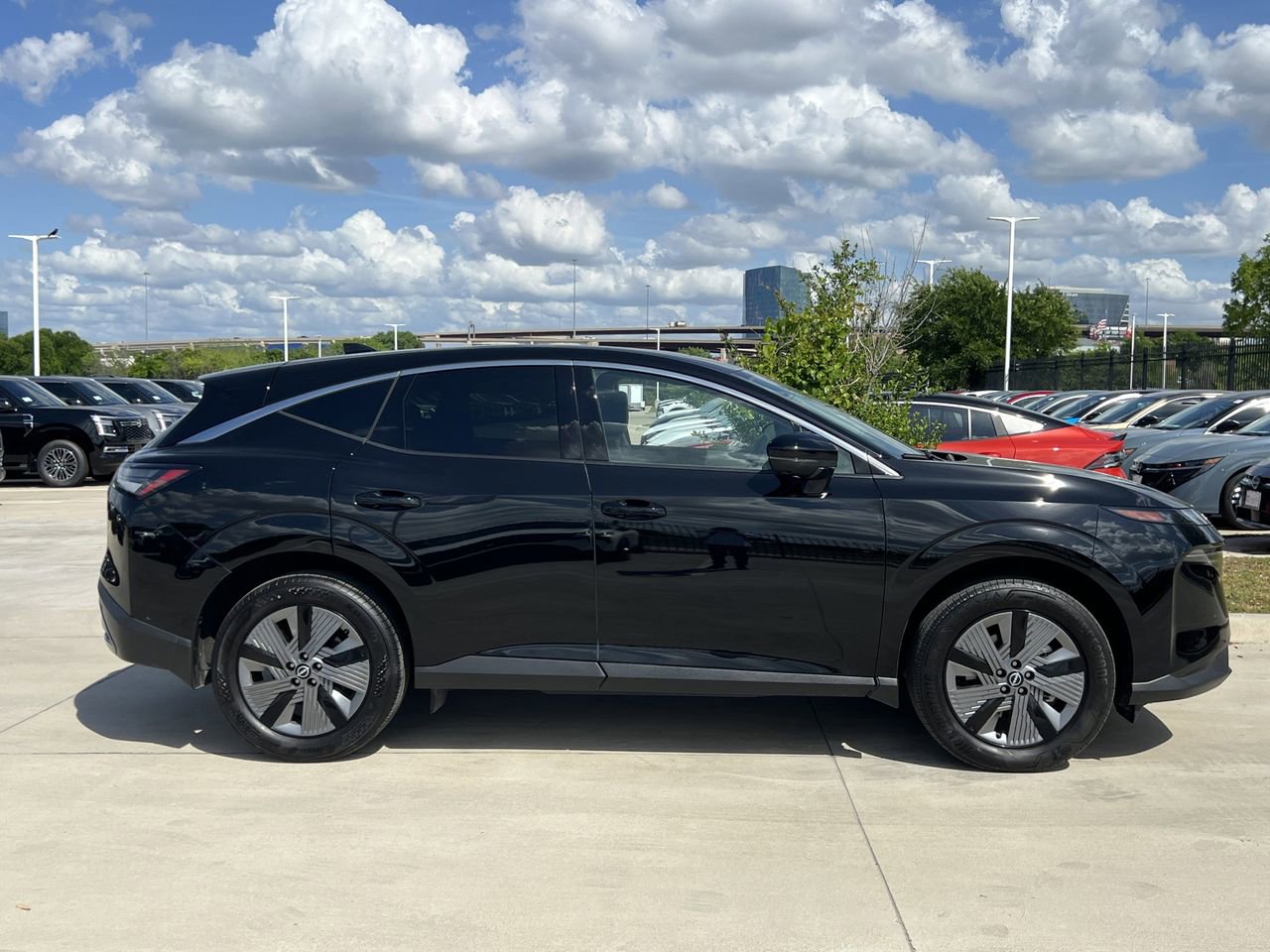 Certified 2025 Nissan Murano SL image 3