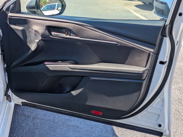 Used 2025 Toyota Camry LE image 33