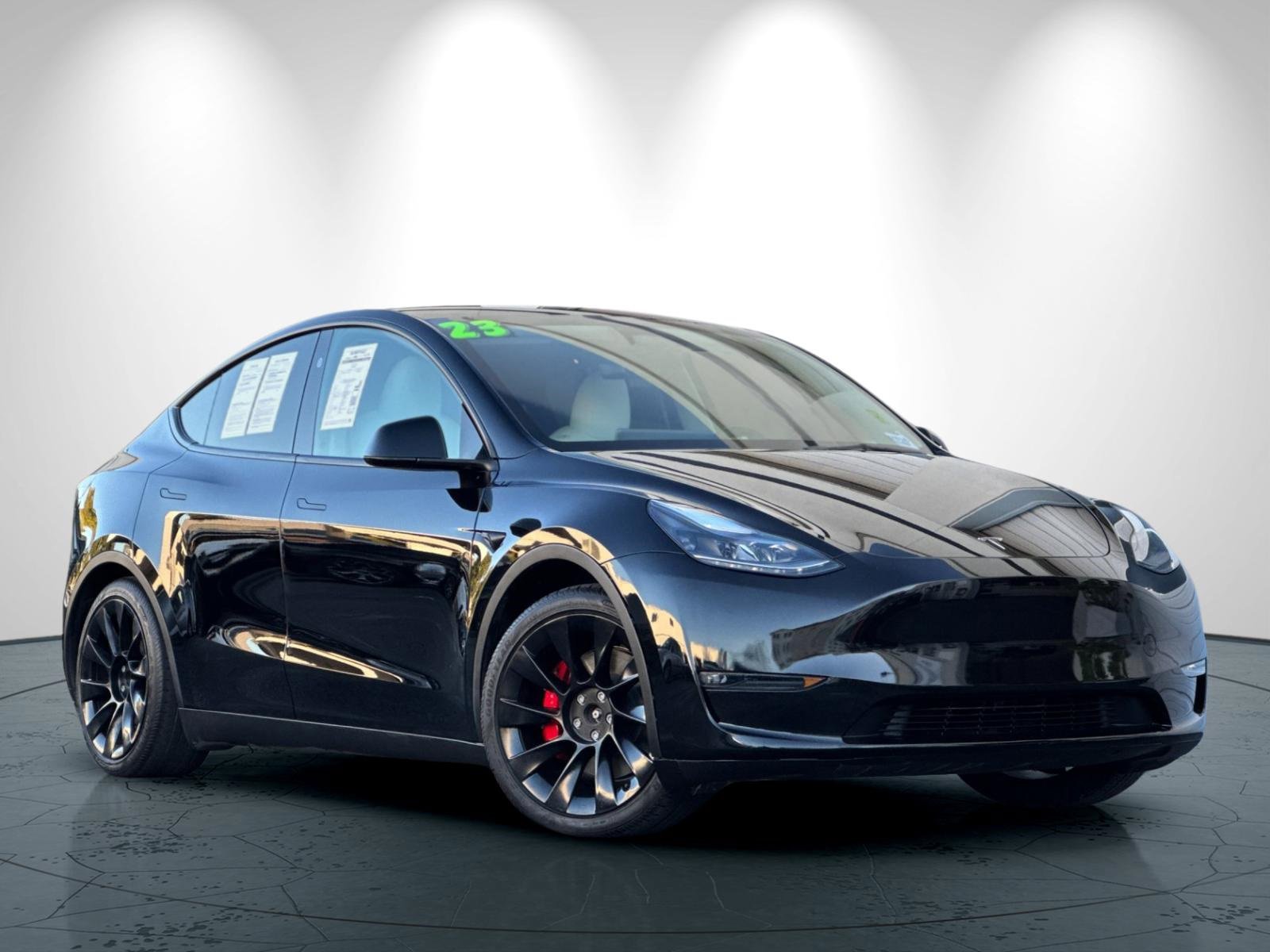 Used 2023 Tesla Model Y Performance image 2