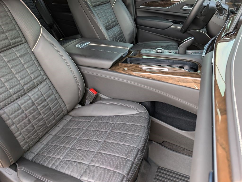 Certified 2024 Cadillac Escalade Sport Platinum w/ LPO, ONYX Package AWD/4WD image 19