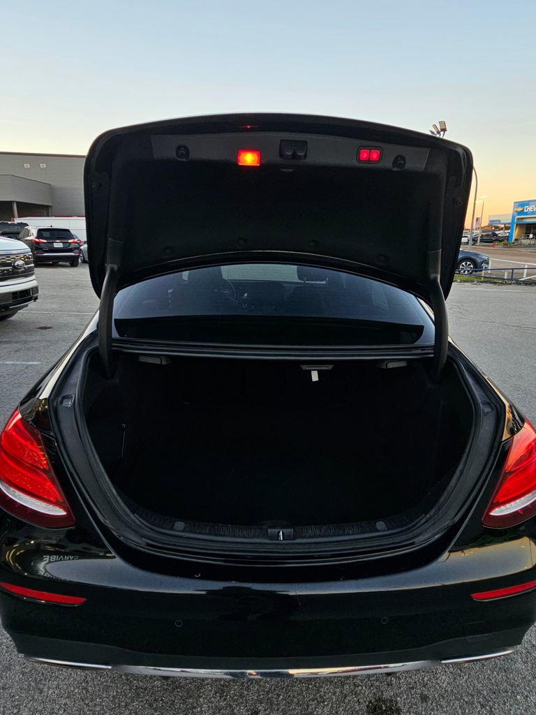 Used 2019 Mercedes-Benz E 300 image 22