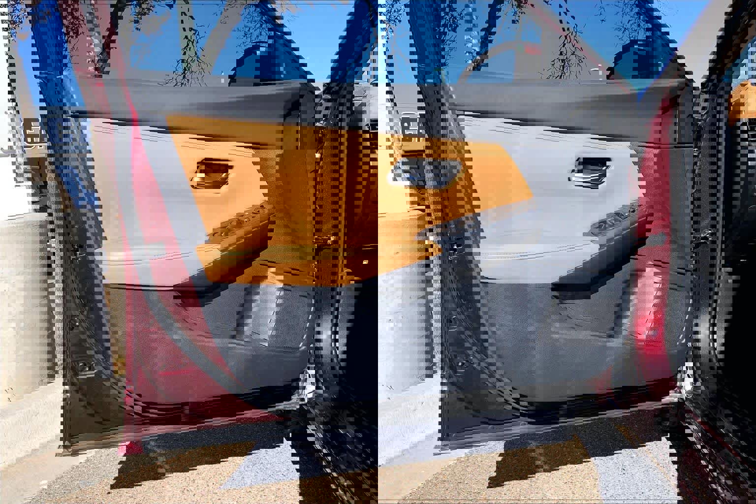 Used 2023 Nissan Sentra SV w/ SV Premium Package image 21