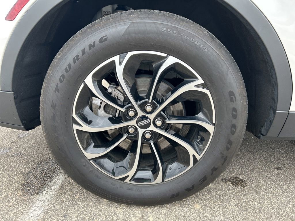 Used 2024 Lincoln Nautilus Premier w/ Equipment Group 102A image 26