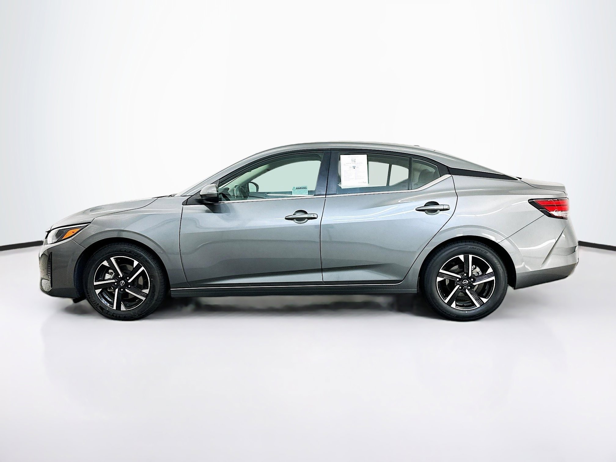 Used 2024 Nissan Sentra SV FWD image 4