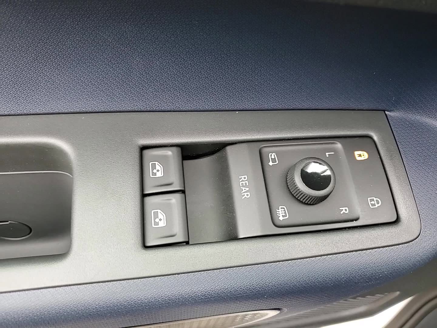 New 2025 Volkswagen ID. Buzz Pro S image 12