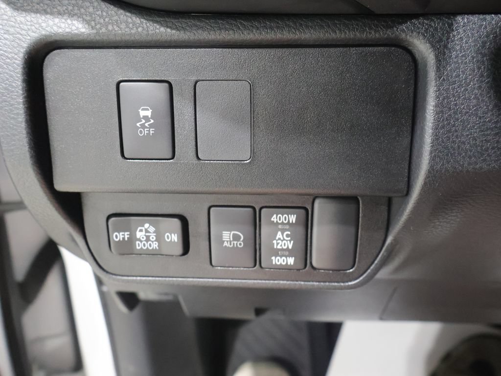 Used 2022 Toyota Tacoma TRD Off-Road w/ TRD Premium Off Road Package AWD/4WD image 33