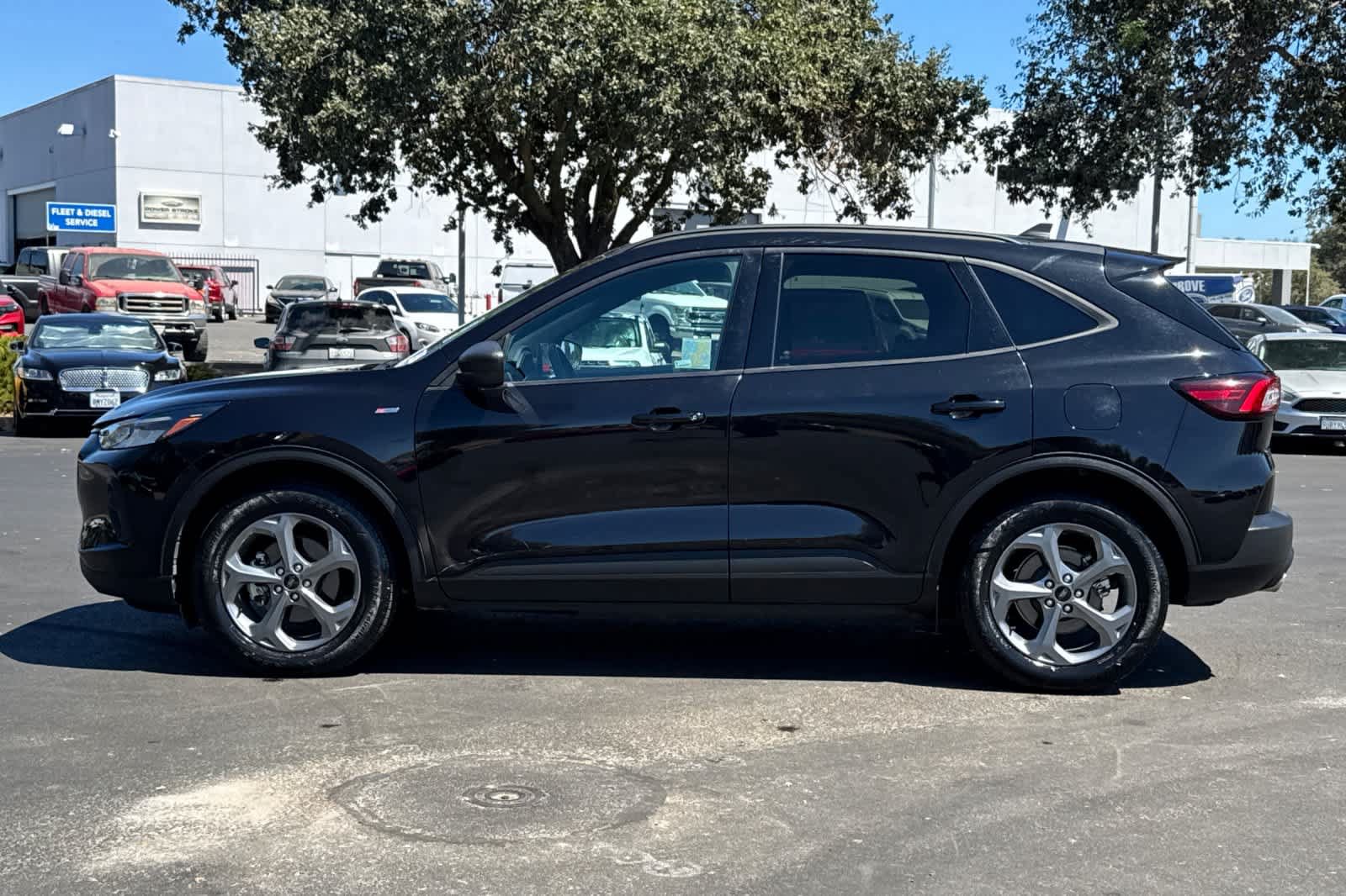 Certified 2025 Ford Escape ST-Line FWD image 5