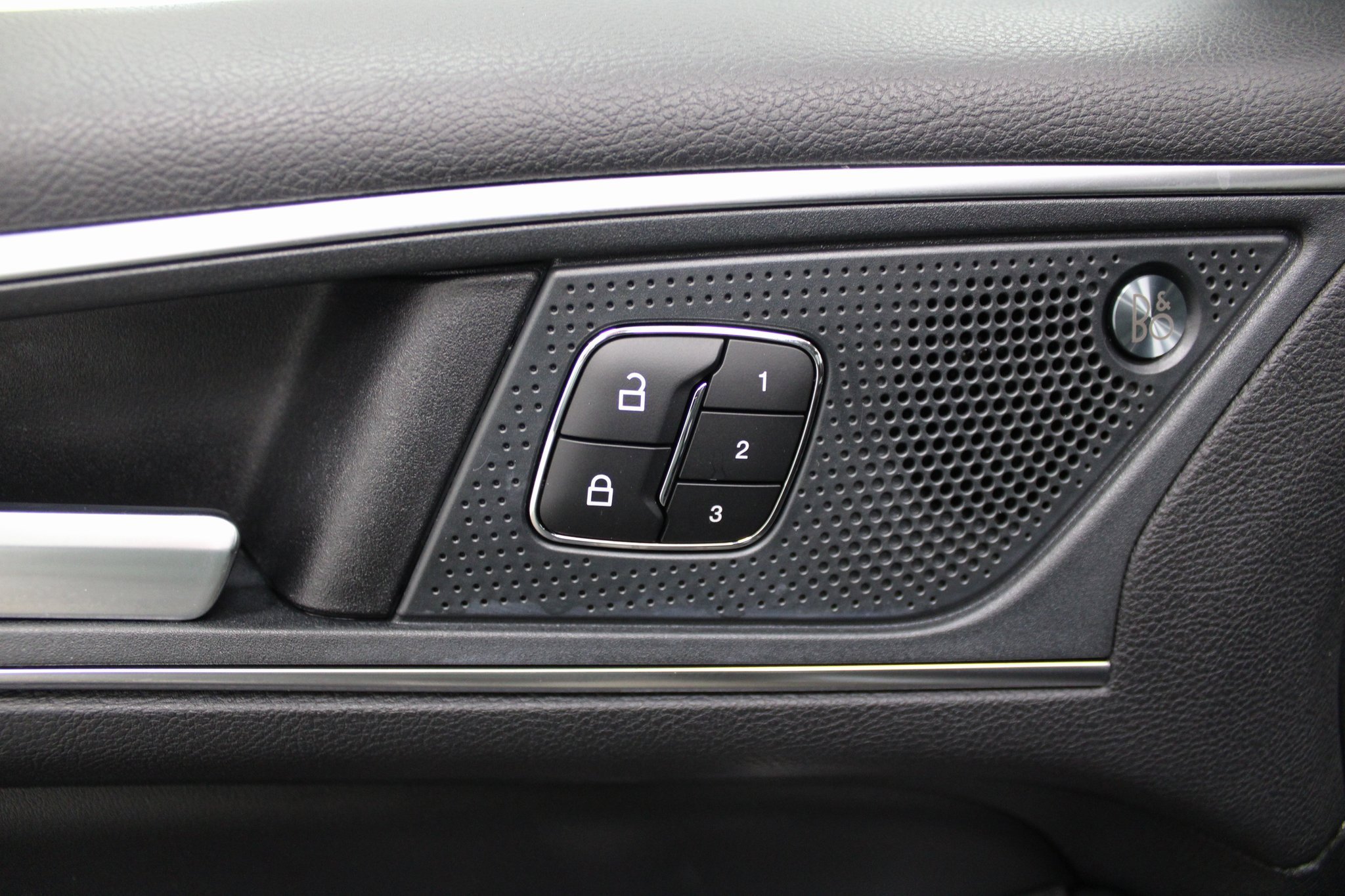 Used 2024 Ford Edge Titanium image 14