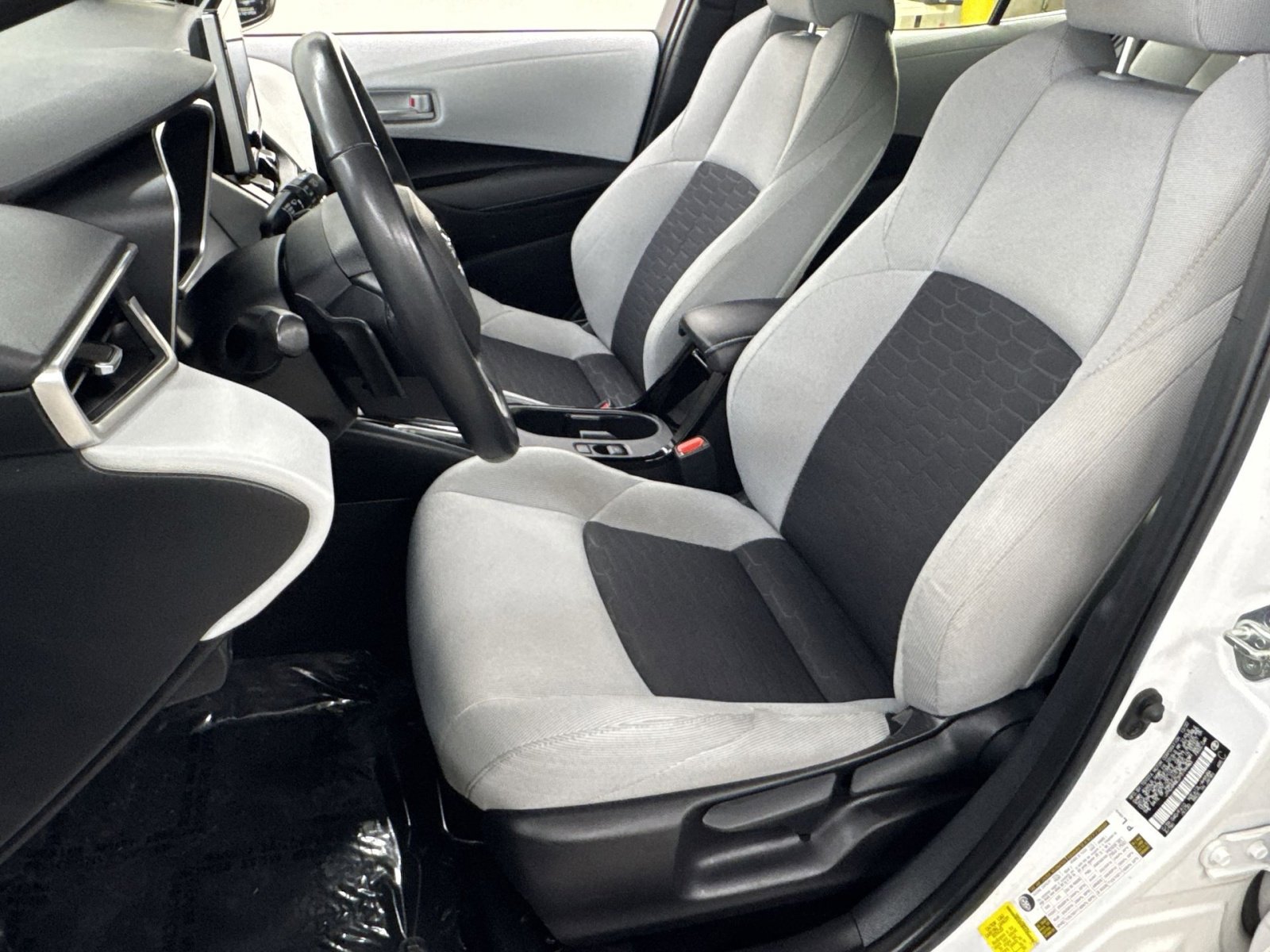 Used 2023 Toyota Corolla SE image 4