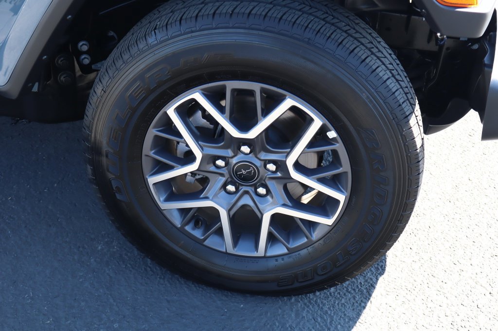 Certified 2026 Jeep Wrangler Unlimited Sahara AWD/4WD image 10