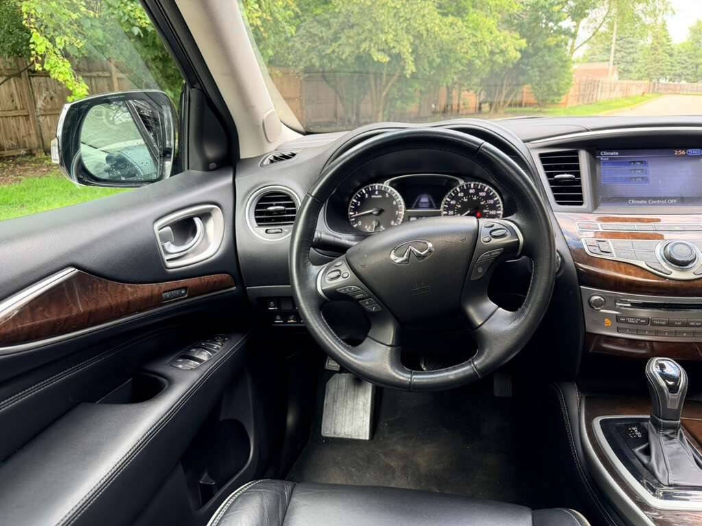 Used 2016 INFINITI QX60 Luxe w/ Deluxe Technology Package AWD/4WD image 32