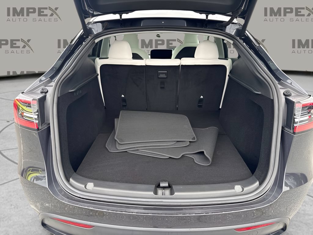 Used 2024 Tesla Model Y Long Range RWD image 23