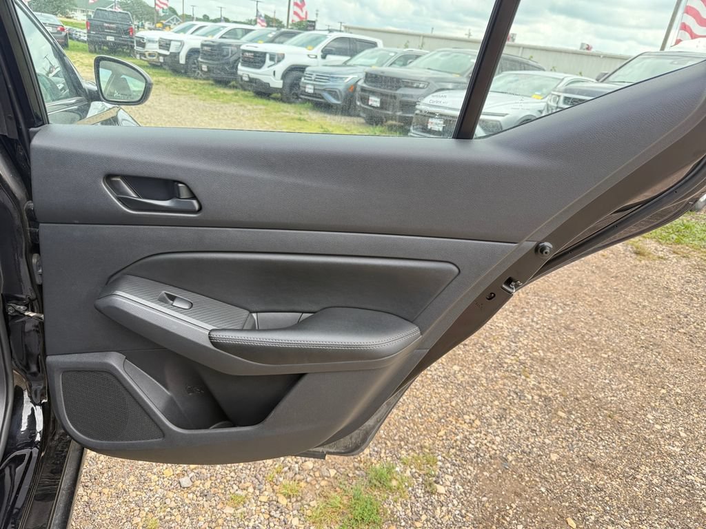 Used 2024 Nissan Altima 2.5 SV FWD image 36
