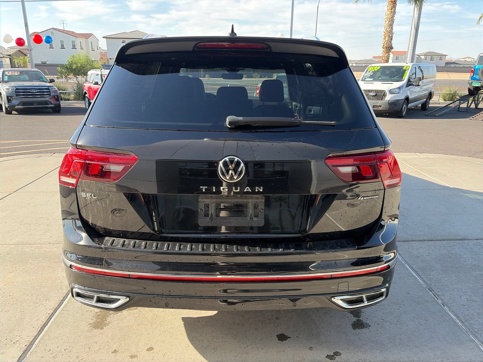 Used 2024 Volkswagen Tiguan SEL R-Line AWD/4WD image 4