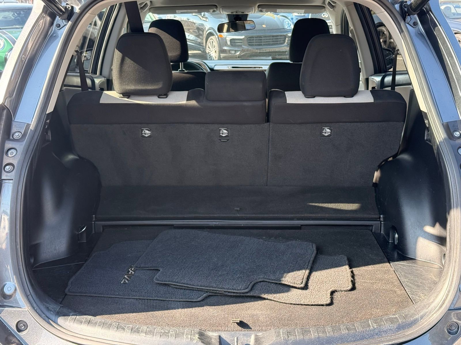 Used 2018 Toyota RAV4 XLE AWD/4WD image 12