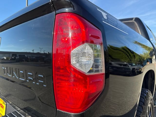 Used 2018 Toyota Tundra SR5 w/ SR5 Upgrade Package AWD/4WD image 14