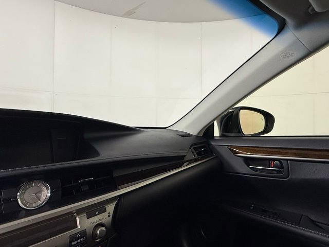 Used 2014 Lexus ES 350 w/ Luxury Package FWD image 18