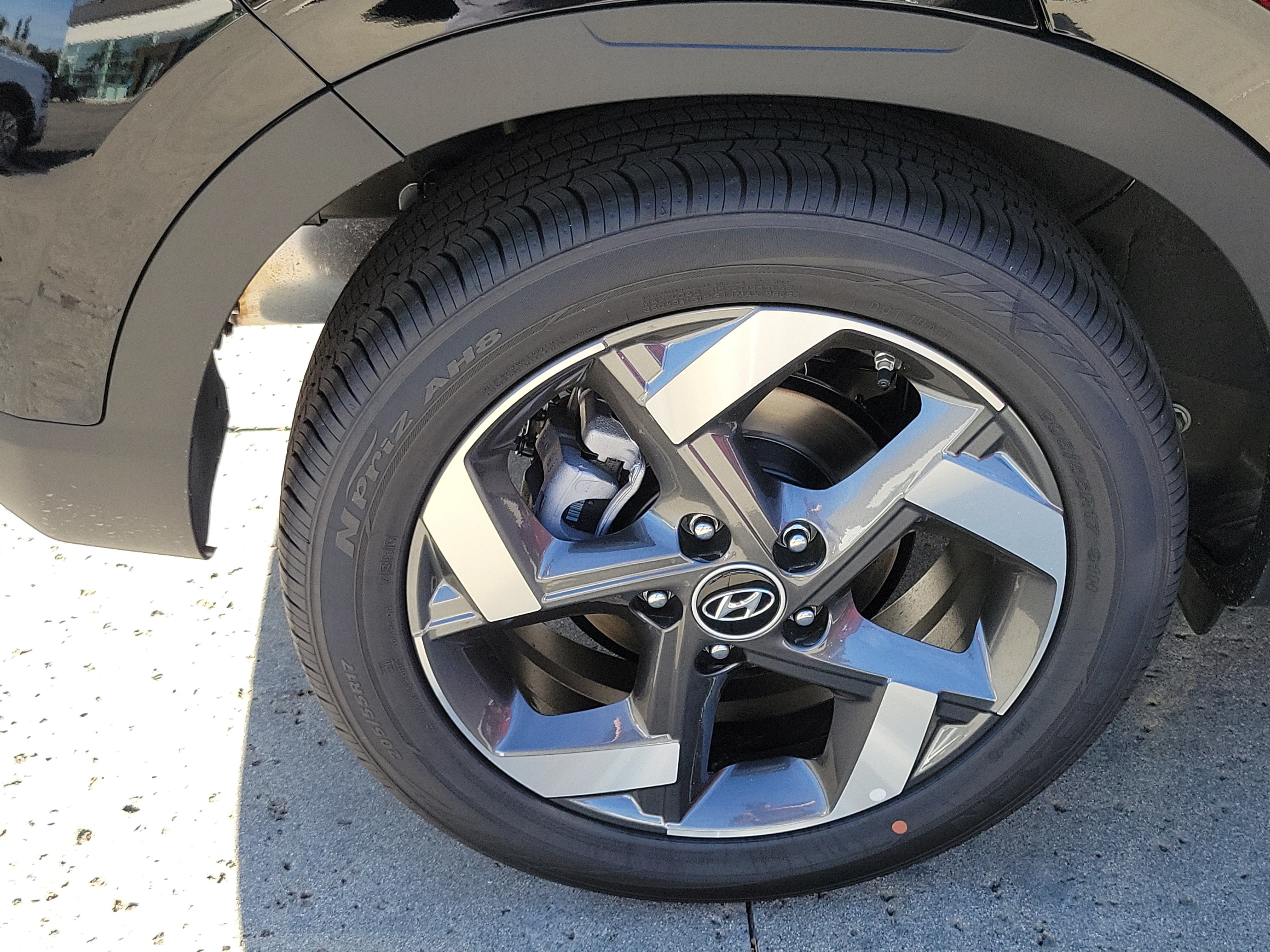 New 2026 Hyundai Venue SEL FWD image 19