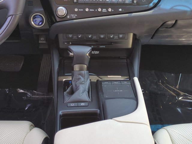 Certified 2022 Lexus ES 300h w/ Accessory Package 2 FWD image 18