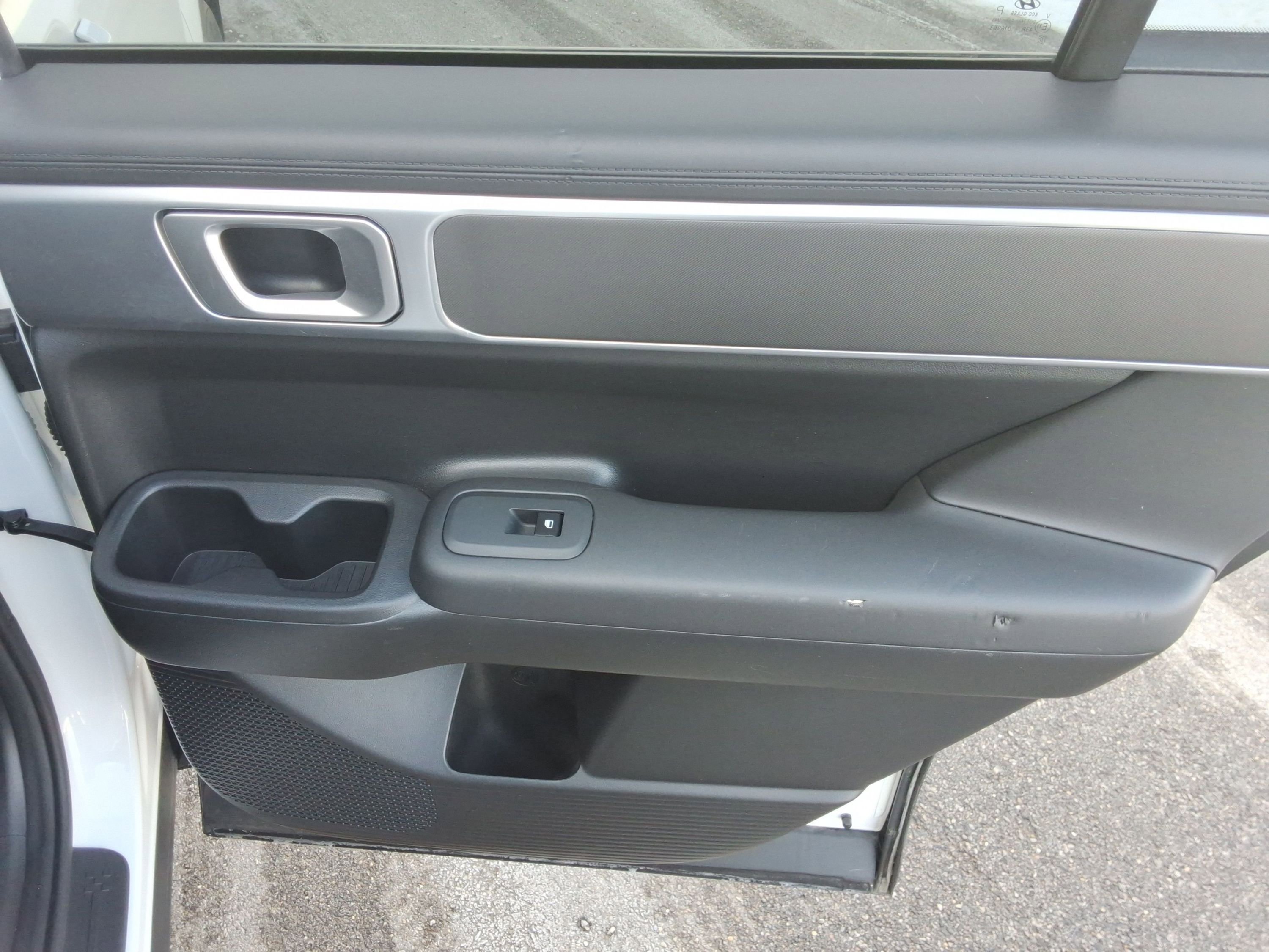 Used 2025 Hyundai Santa Fe SE image 24