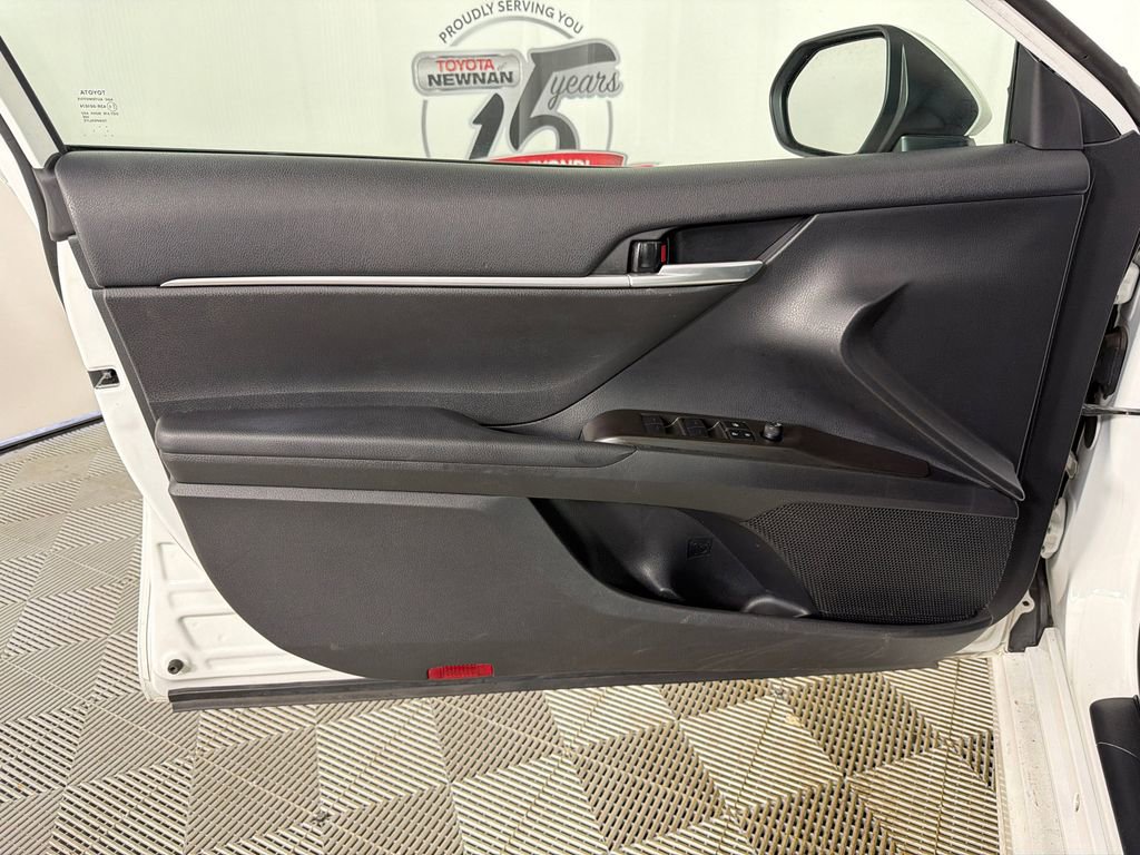 Used 2023 Toyota Camry SE image 10