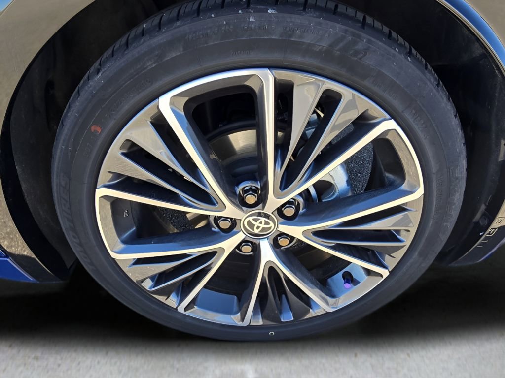 Used 2024 Toyota Prius XLE image 11