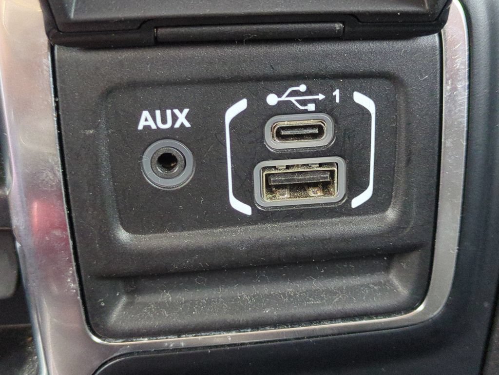 Used 2024 Jeep Wrangler Unlimited Rubicon 4xe AWD/4WD image 23