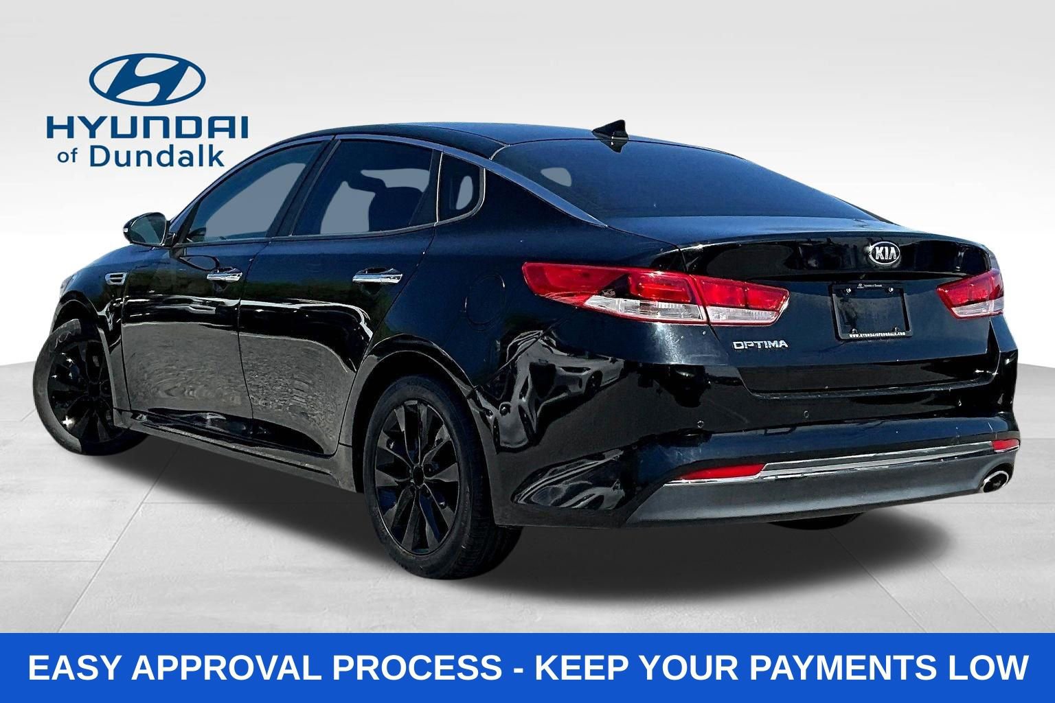 Used 2018 Kia Optima LX w/ 17" Alloy Wheels Package image 2