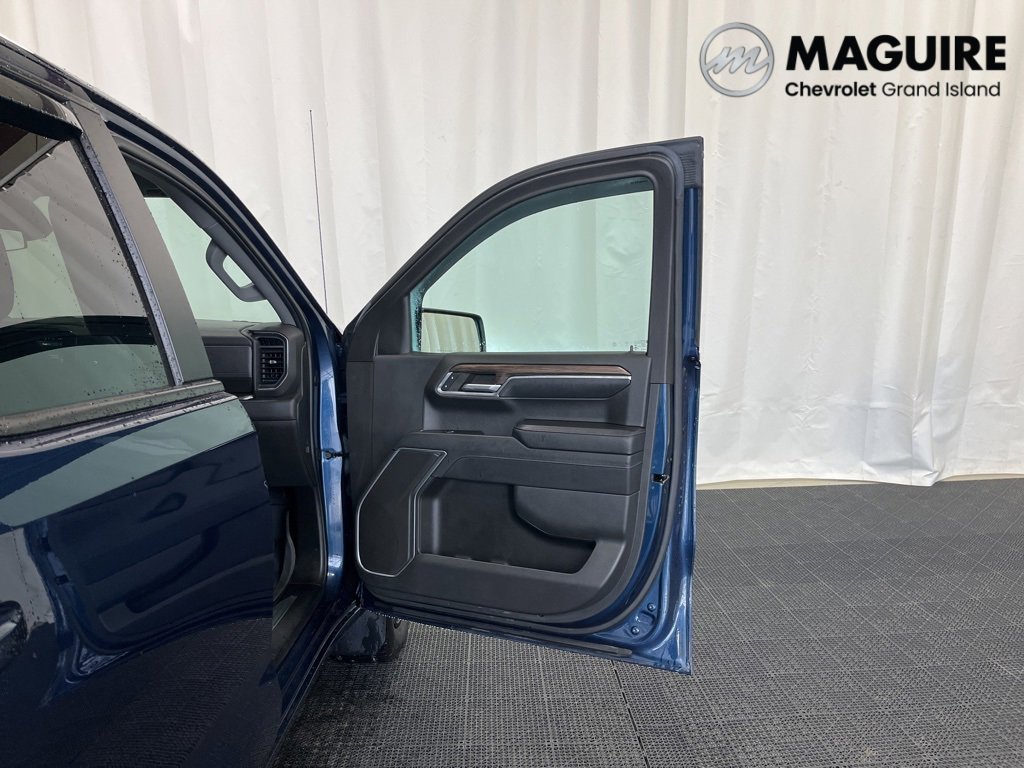 Used 2023 Chevrolet Silverado 1500 RST image 17