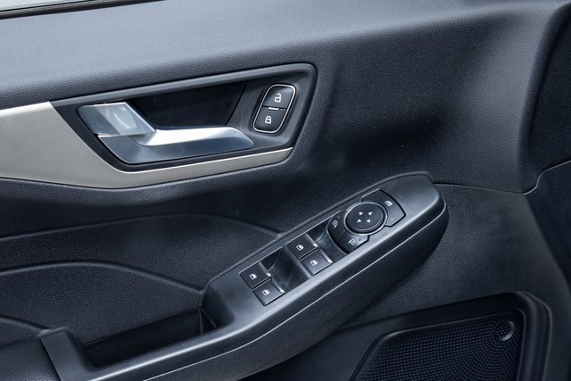 Used 2022 Ford Escape SEL image 11