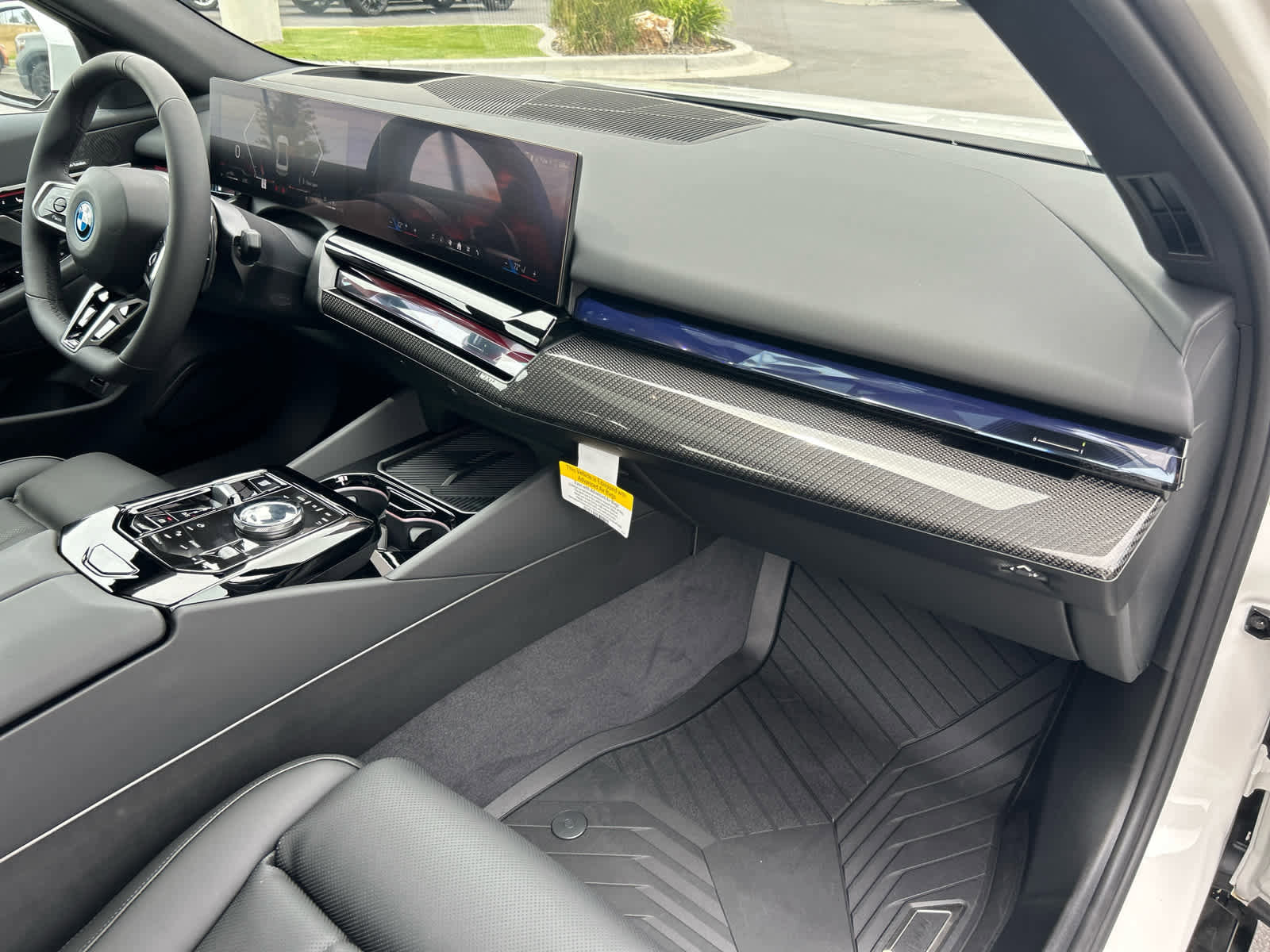 Used 2026 BMW 550e xDrive image 16